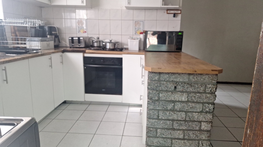5 Bedroom Property for Sale in Retreat Western Cape